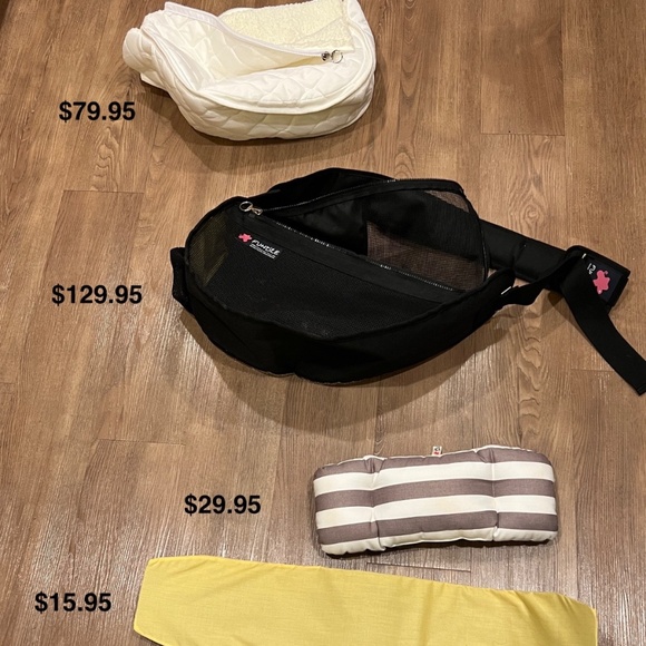 Fundle Pet Sling See-Through Standard WITH ACCESSORIES (Used once perfect cond)